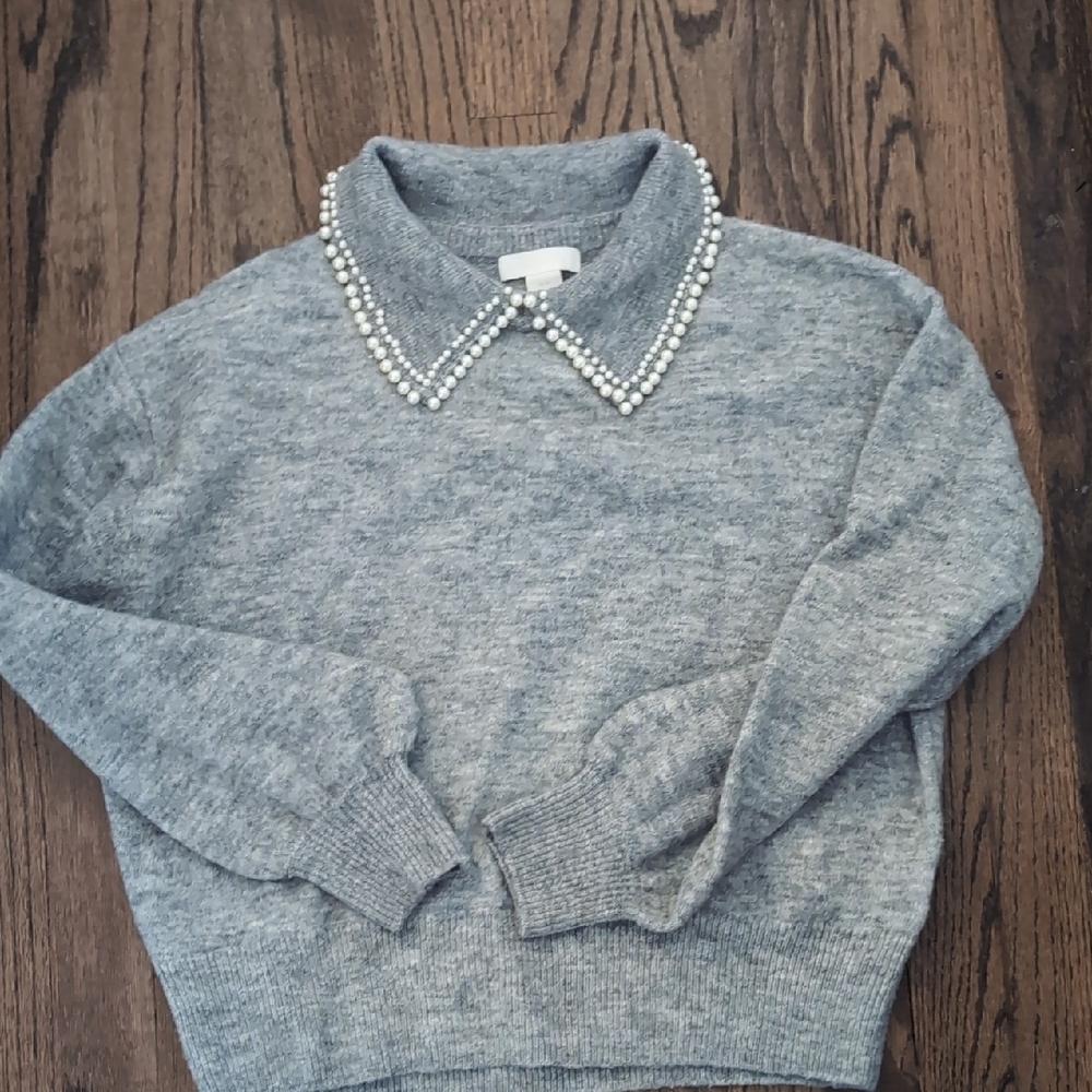 H&M Gray Sweater with Pearl Collar